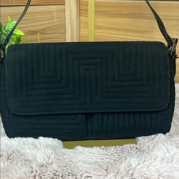 BALLY VINTAGE Black Corduroy Geometric Baguette Bag - PRISTINE - Picture 4 of 16